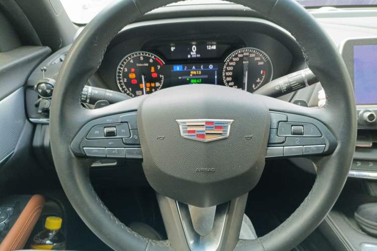 Used Cadillac CT4 2021 28T Luxury Model Steering Wheel