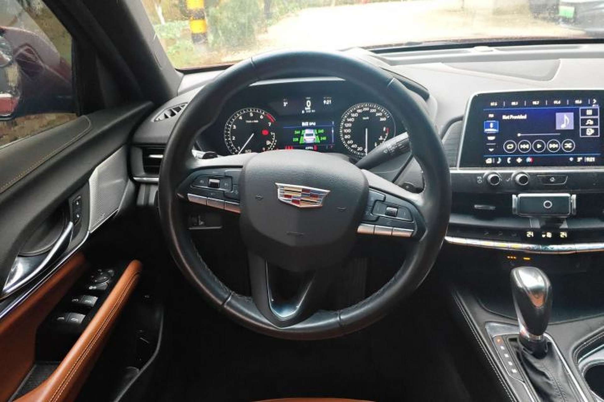 Used Cadillac CT4 2021 28T Luxury Model Steering Wheel