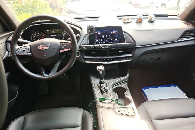 Used Cadillac CT4 2021 28T Fashion Edition Center Console