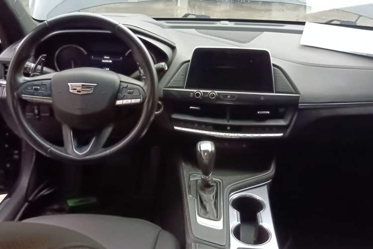 Used Cadillac CT4 2021 28T Luxury Model Center Console