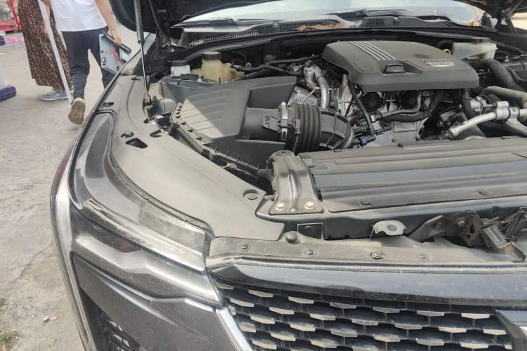 Used Cadillac CT4 2021 28T Luxury Model Engine Bay Right