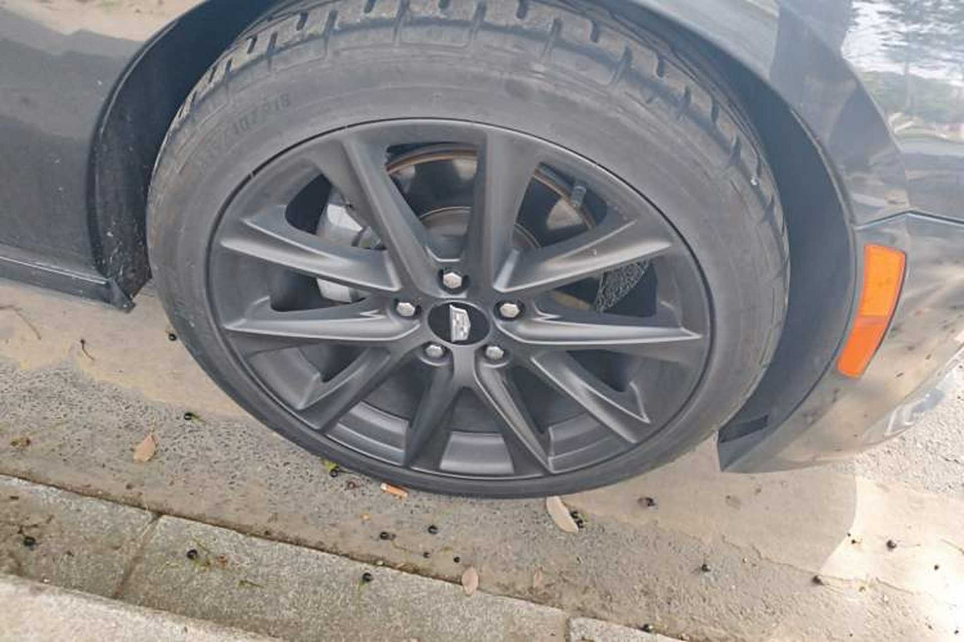 Used Cadillac CT4 2021 28T Luxury Model Right Front Wheel Hub