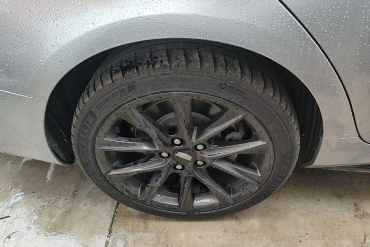 Used Cadillac CT4 2021 28T Prestige Edition Right Rear Wheel Hub
