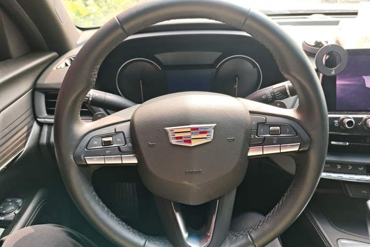 Used Cadillac CT4 2021 28T Fashion Edition Steering Wheel