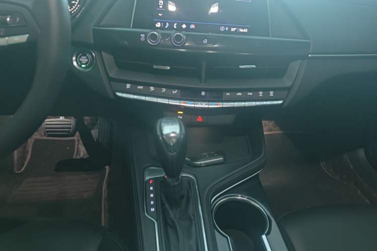 Used Cadillac CT4 2021 28T Fashion Edition Audio And AC Panel