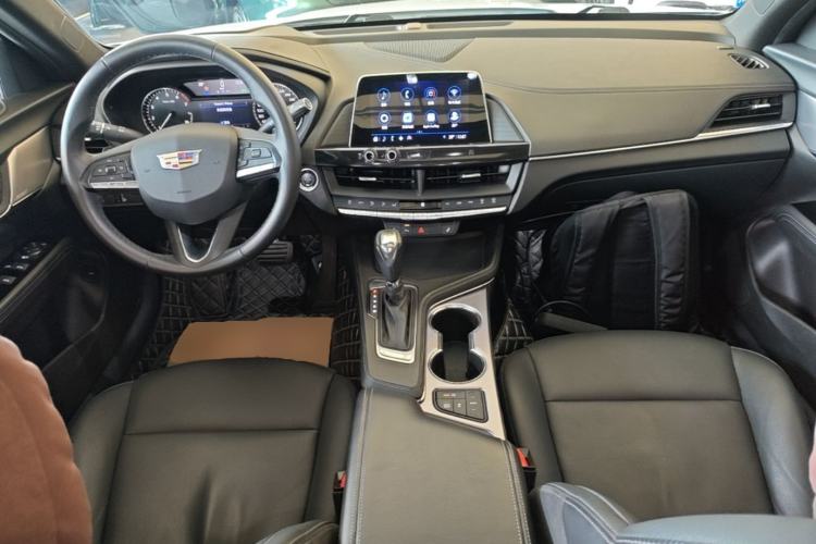 Used Cadillac CT4 2021 28T Luxury Model Center Console