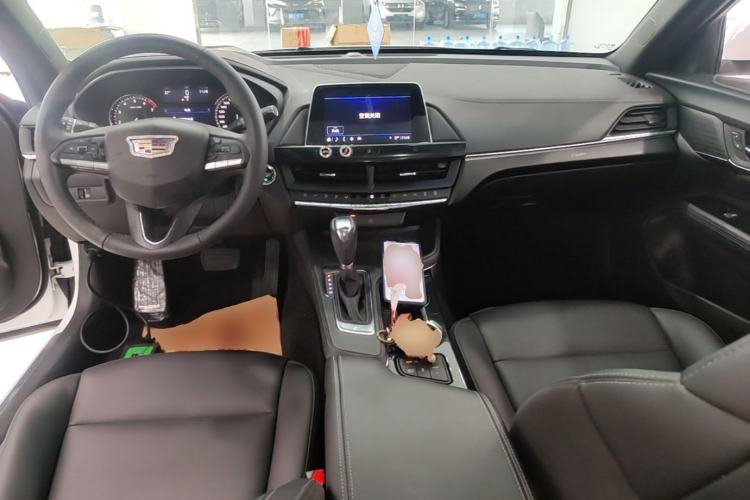Used Cadillac CT4 2021 28T Fashion Edition Center Console