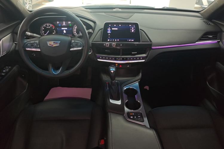 Used Cadillac CT4 2021 28T Luxury Model Center Console