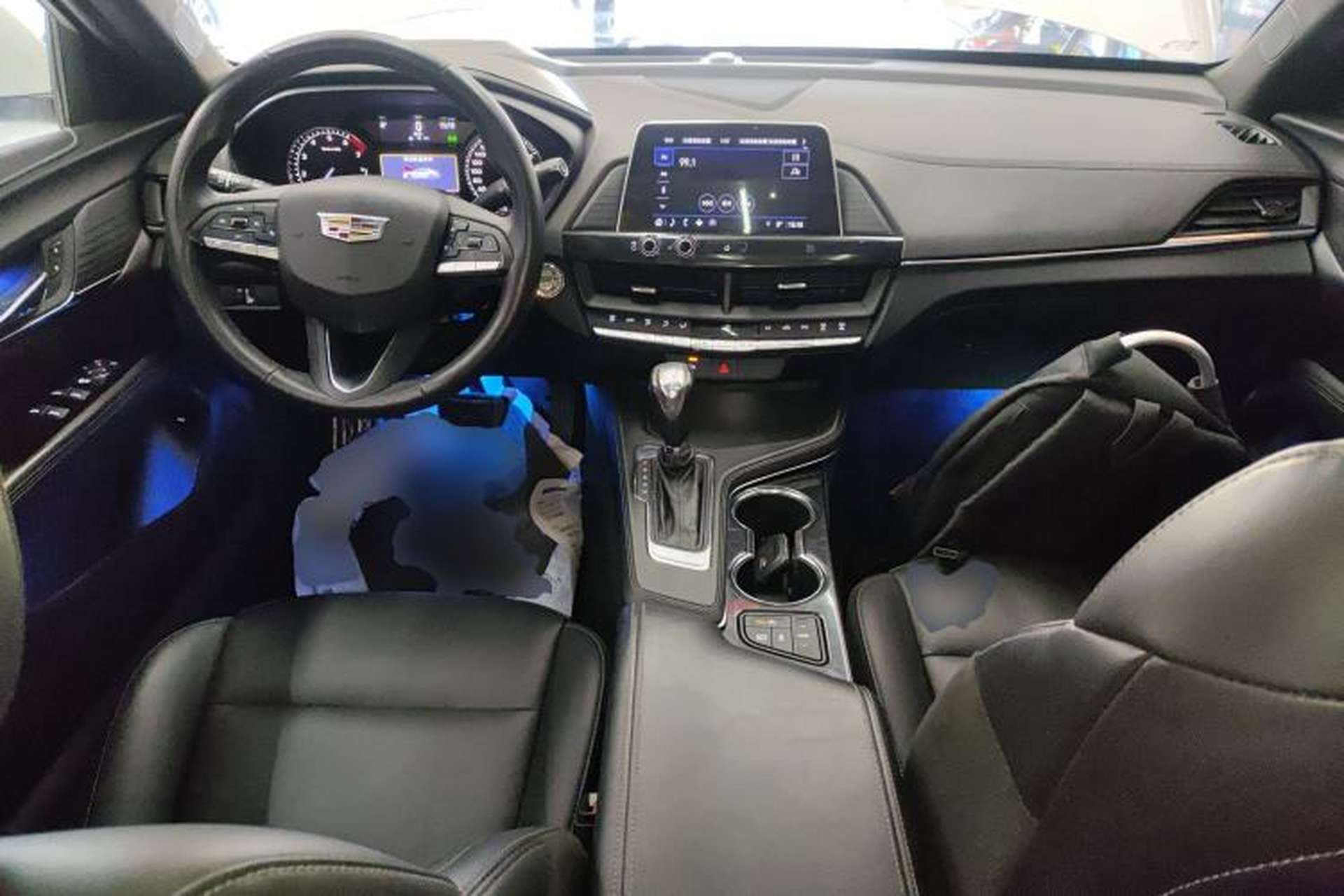 Used Cadillac CT4 2021 28T Fashion Edition Center Console