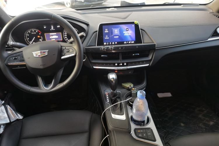 Used Cadillac CT4 2021 28T Luxury Model Center Console