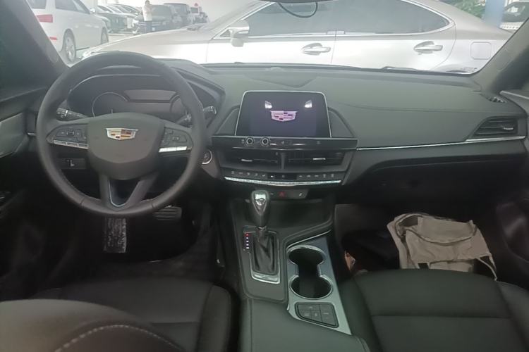 Used Cadillac CT4 2021 28T Luxury Model Center Console