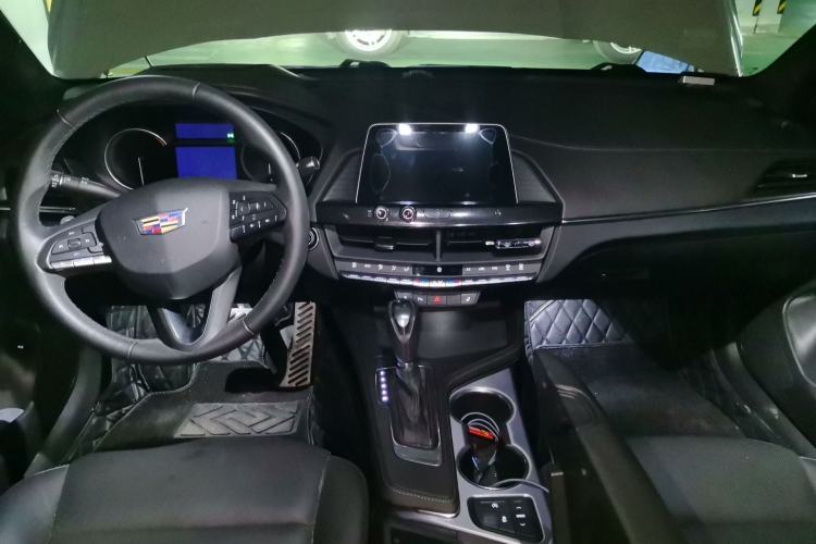 Used Cadillac CT4 2021 28T Luxury Model Center Console