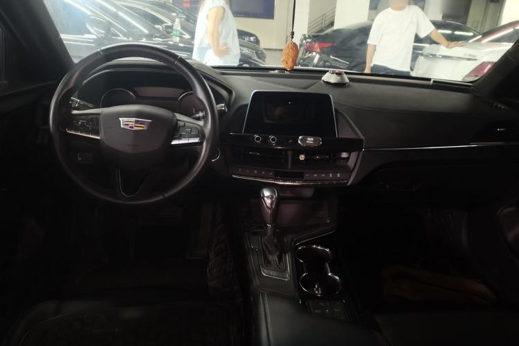 Used Cadillac CT4 2021 28T Fashion Edition Center Console