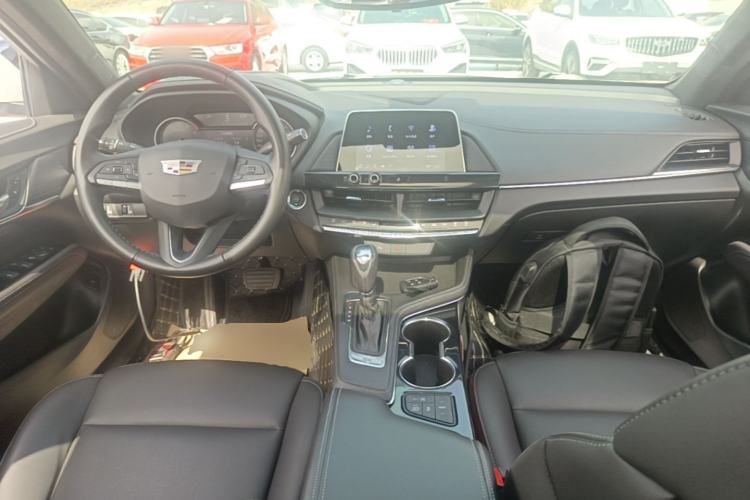 Used Cadillac CT4 2021 28T Fashion Edition Center Console