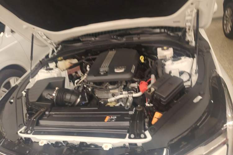 Used Cadillac CT4 2021 28T Fashion Edition Engine Bay