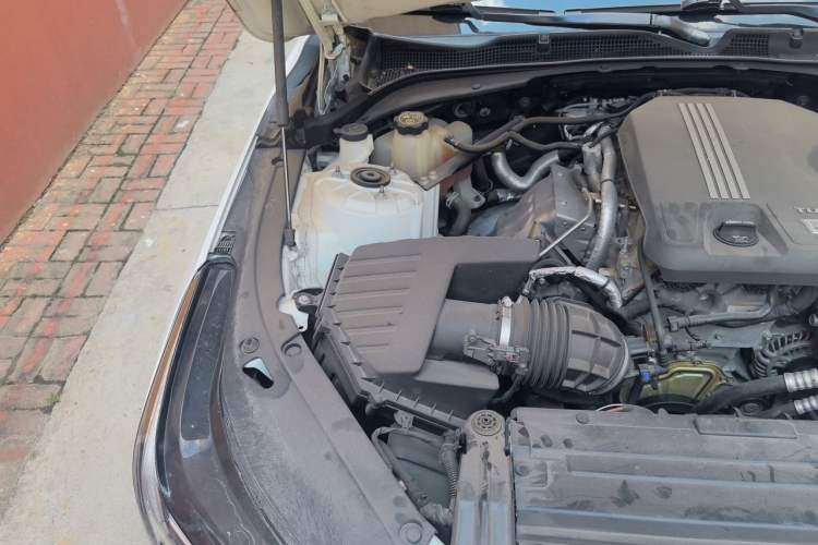 Used Cadillac CT4 2021 28T Fashion Edition Engine Bay Right