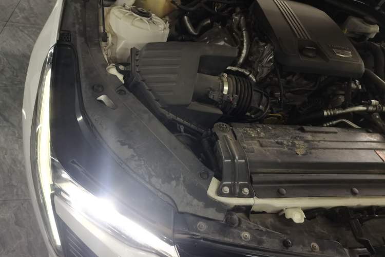 Used Cadillac CT4 2021 28T Fashion Edition Engine Bay Right
