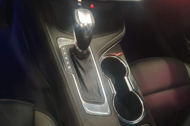 Used Cadillac CT4 2021 28T Fashion Edition Gear Lever