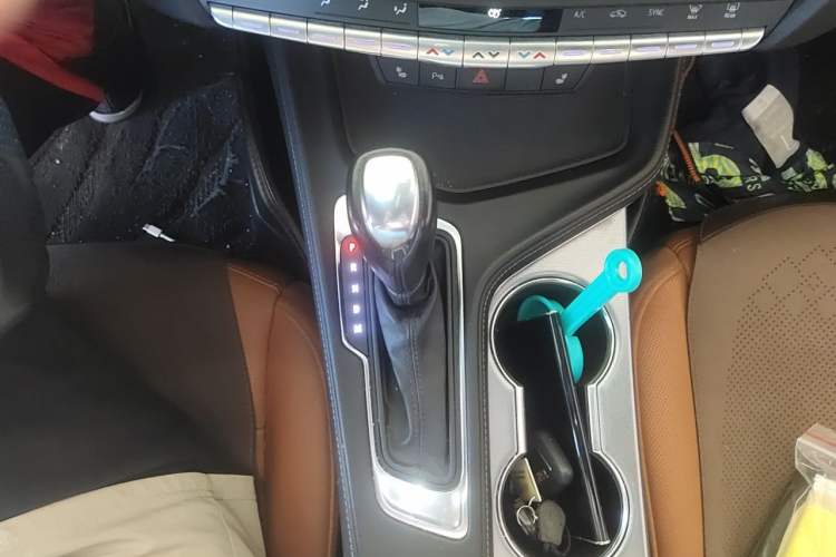 Used Cadillac CT4 2021 28T Luxury Model Gear Lever