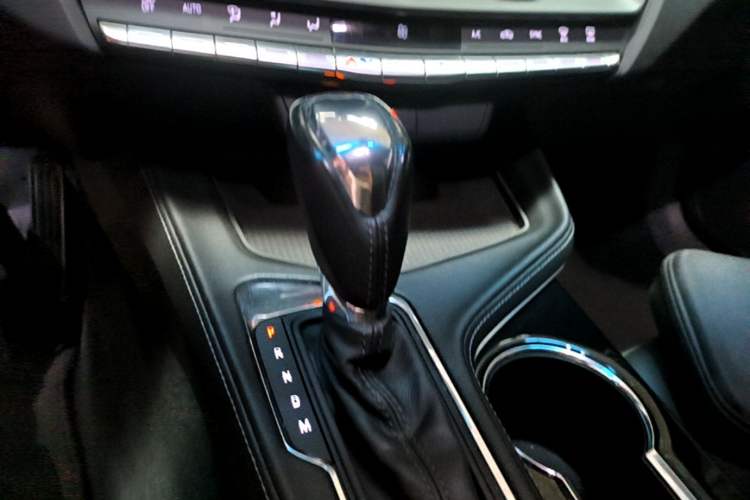 Used Cadillac CT4 2021 28T Fashion Edition Gear Lever
