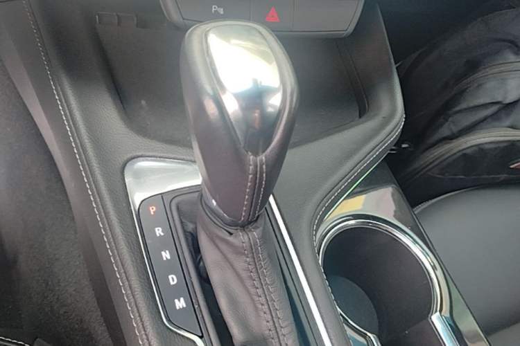 Used Cadillac CT4 2021 28T Fashion Edition Gear Lever