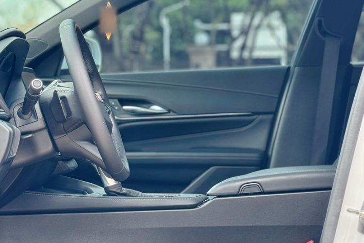 Used Cadillac CT4 2021 28T Luxury Model Interior 3