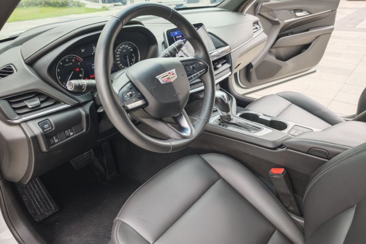 Used Cadillac CT4 2021 28T Fashion Edition Interior 7