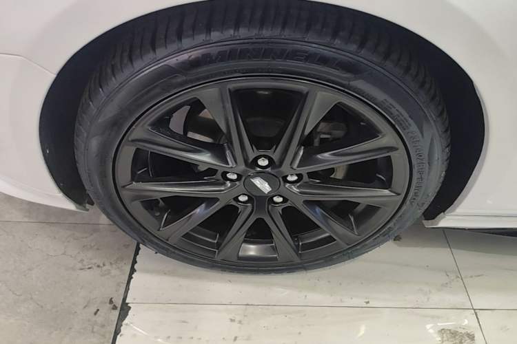 Used Cadillac CT4 2021 28T Prestige Edition Left Front Wheel Hub
