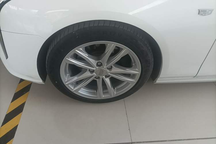 Used Cadillac CT4 2021 28T Luxury Model Left Front Wheel Hub