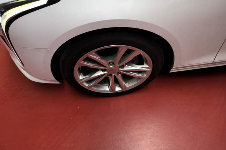 Used Cadillac CT4 2021 28T Fashion Edition Left Front Wheel Hub