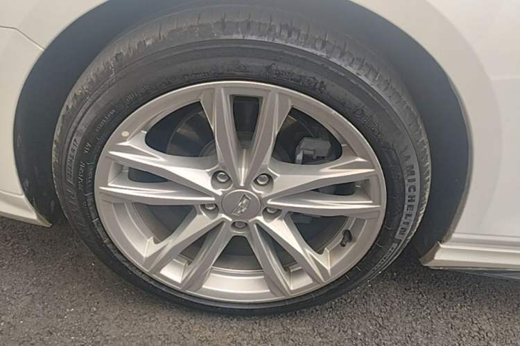 Used Cadillac CT4 2021 28T Fashion Edition Left Front Wheel Hub