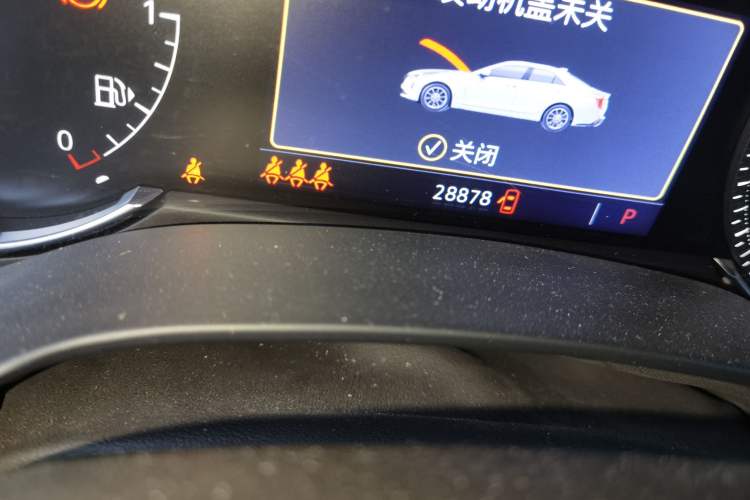 Used Cadillac CT4 2021 28T Luxury Model Odometer Close Up