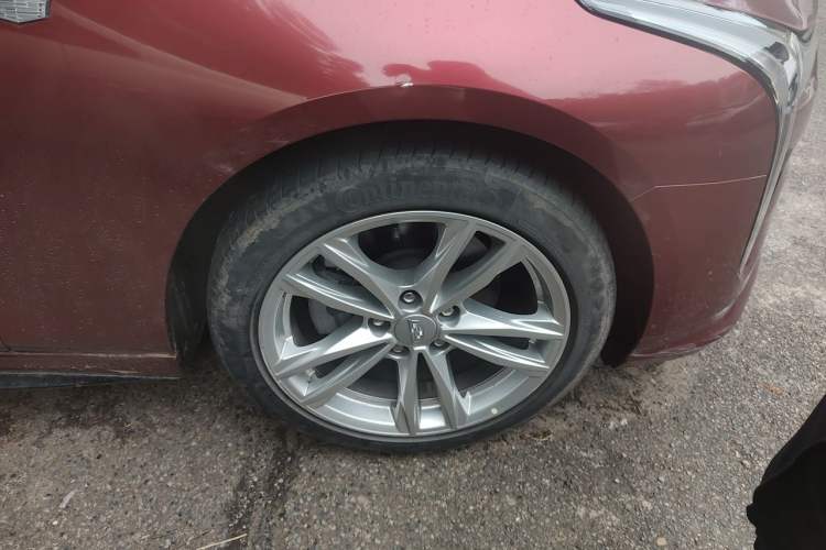 Used Cadillac CT4 2021 28T Fashion Edition Right Front Wheel Hub