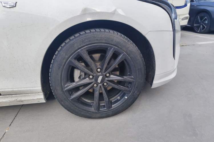 Used Cadillac CT4 2021 28T Luxury Model Right Front Wheel Hub