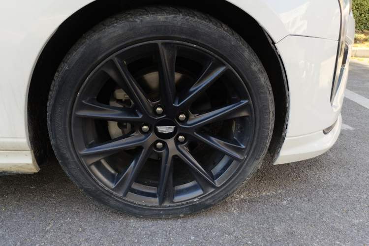 Used Cadillac CT4 2021 28T Prestige Edition Right Front Wheel Hub