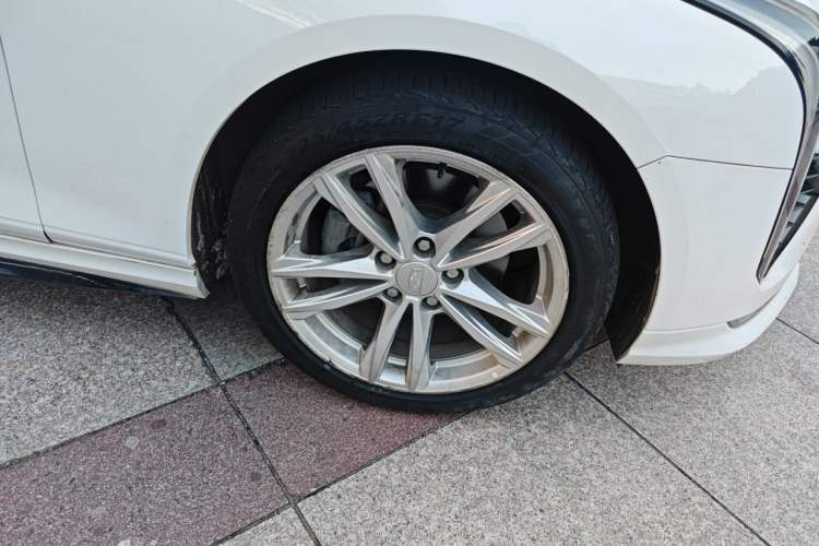 Used Cadillac CT4 2021 28T Fashion Edition Right Front Wheel Hub