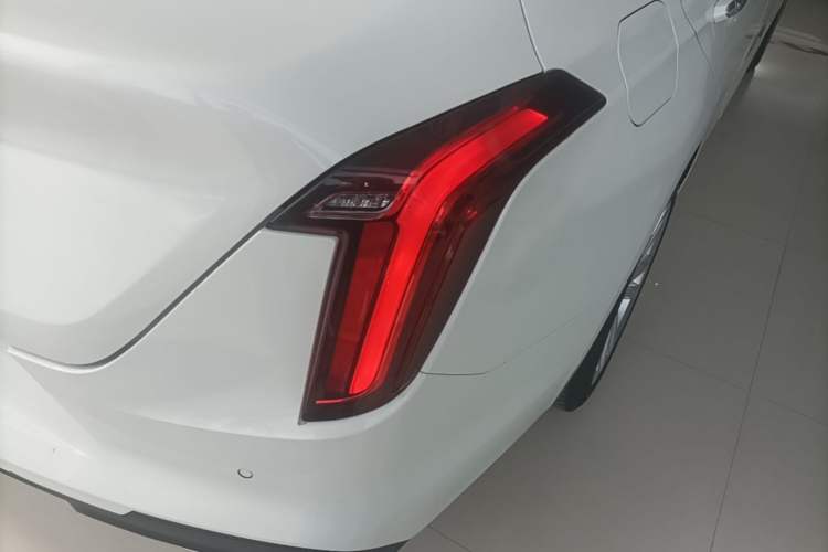 Used Cadillac CT4 2021 28T Luxury Model Right Rear Taillight