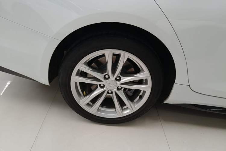 Used Cadillac CT4 2021 28T Fashion Edition Right Rear Wheel Hub