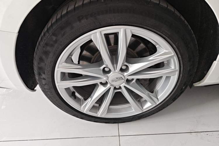 Used Cadillac CT4 2021 28T Fashion Edition Right Rear Wheel Hub