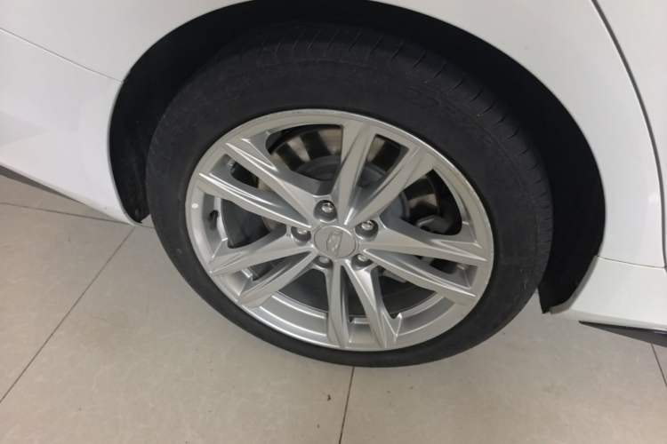 Used Cadillac CT4 2021 28T Fashion Edition Right Rear Wheel Hub