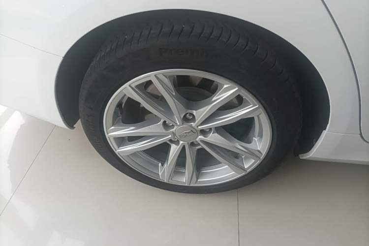 Used Cadillac CT4 2021 28T Luxury Model Right Rear Wheel Hub