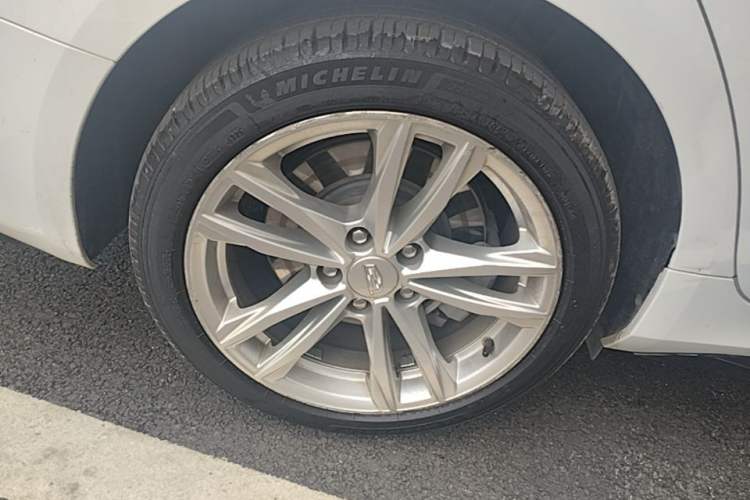 Used Cadillac CT4 2021 28T Fashion Edition Right Rear Wheel Hub
