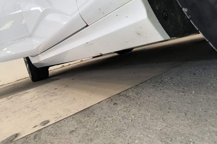 Used Cadillac CT4 2021 28T Luxury Model Right Side Sill