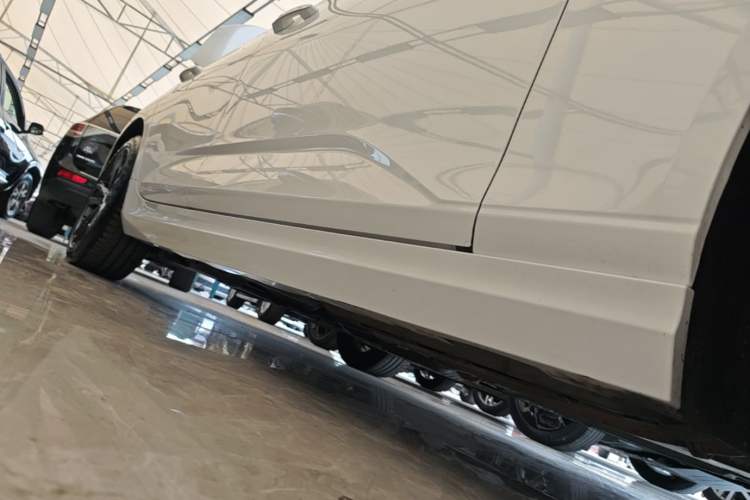Used Cadillac CT4 2021 28T Luxury Model Right Side Sill