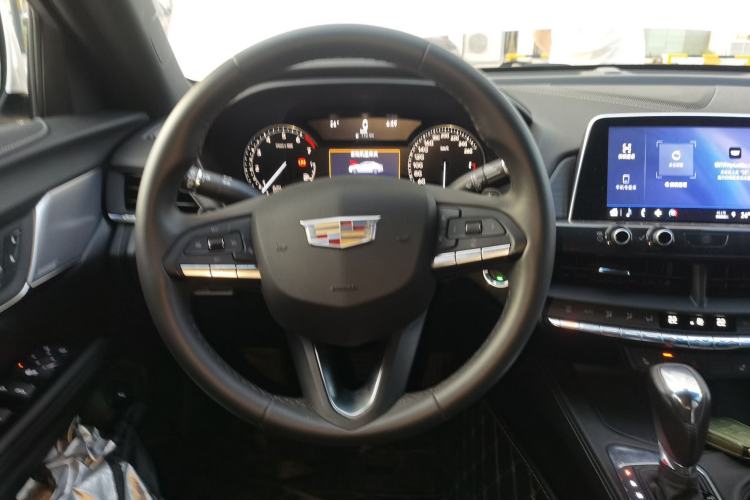 Used Cadillac CT4 2021 28T Luxury Model Steering Wheel