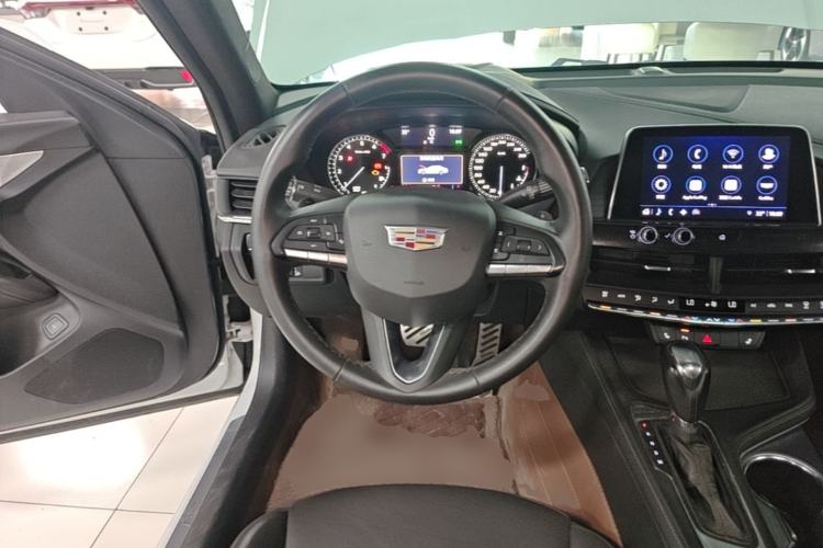 Used Cadillac CT4 2021 28T Luxury Model Steering Wheel
