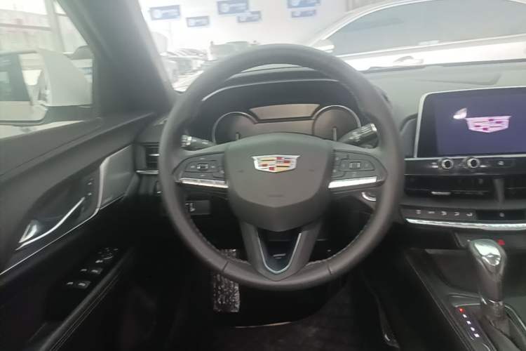Used Cadillac CT4 2021 28T Luxury Model Steering Wheel
