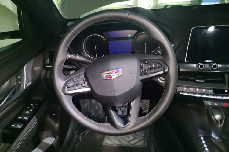 Used Cadillac CT4 2021 28T Luxury Model Steering Wheel
