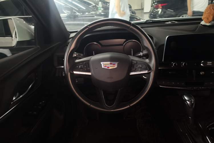 Used Cadillac CT4 2021 28T Fashion Edition Steering Wheel