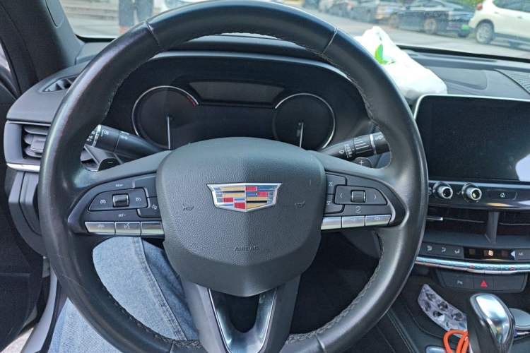 Used Cadillac CT4 2021 28T Fashion Edition Steering Wheel
